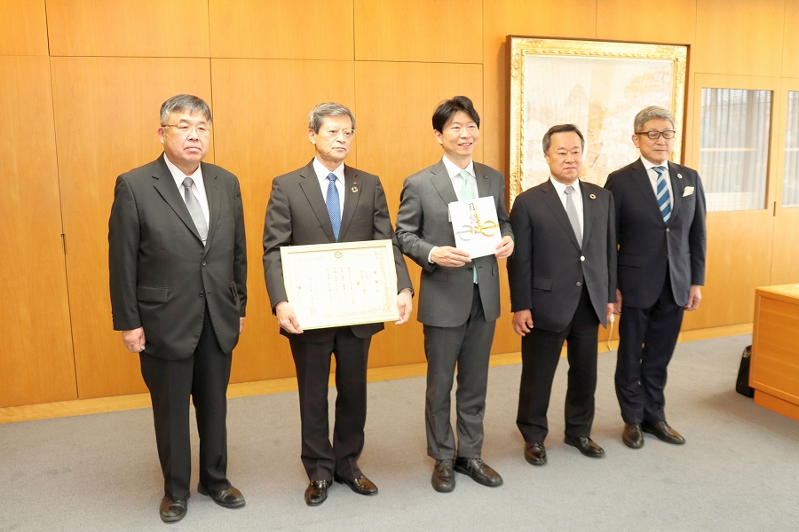 3月25日 おかやま森づくり県民基金への寄附金贈呈式 岡山県トラック協会 いばらぎ隆太後援会